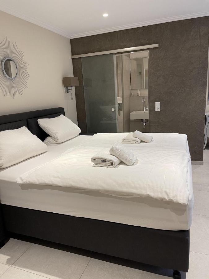Zweibettzimmer mit eigenem Bad