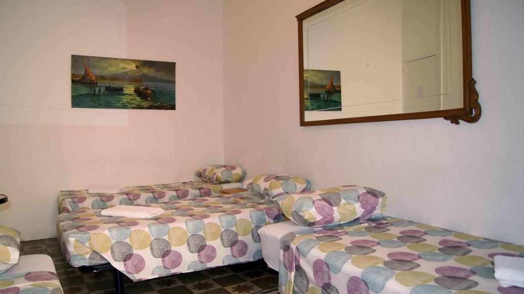 Vierbettzimmer mit Gemeinschaftsbad