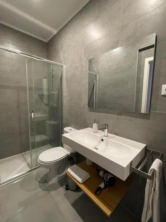 Doppel-/Zweibettzimmer mit privatem, externem Bad