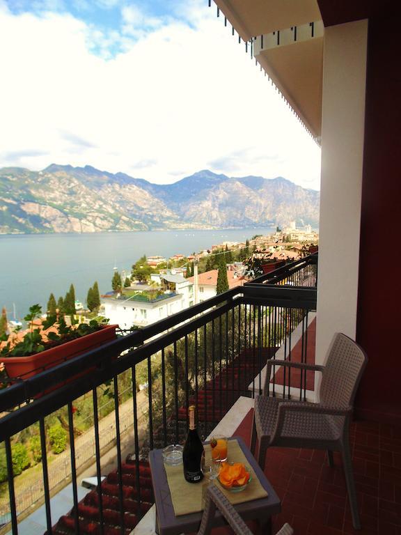 Doppelzimmer mit eigenem externen Bad, Balkon und Seeblick