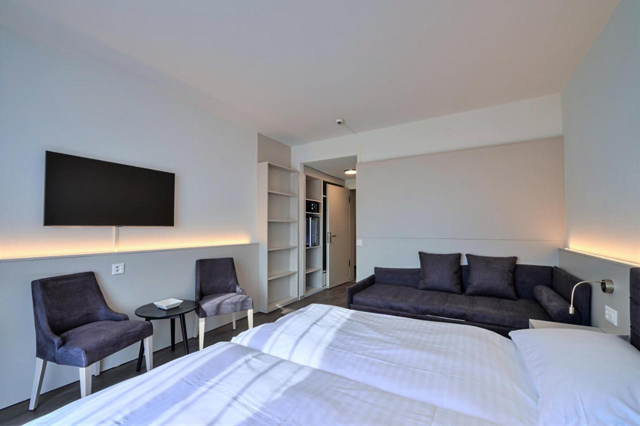 Dreibettzimmer mit Balkon