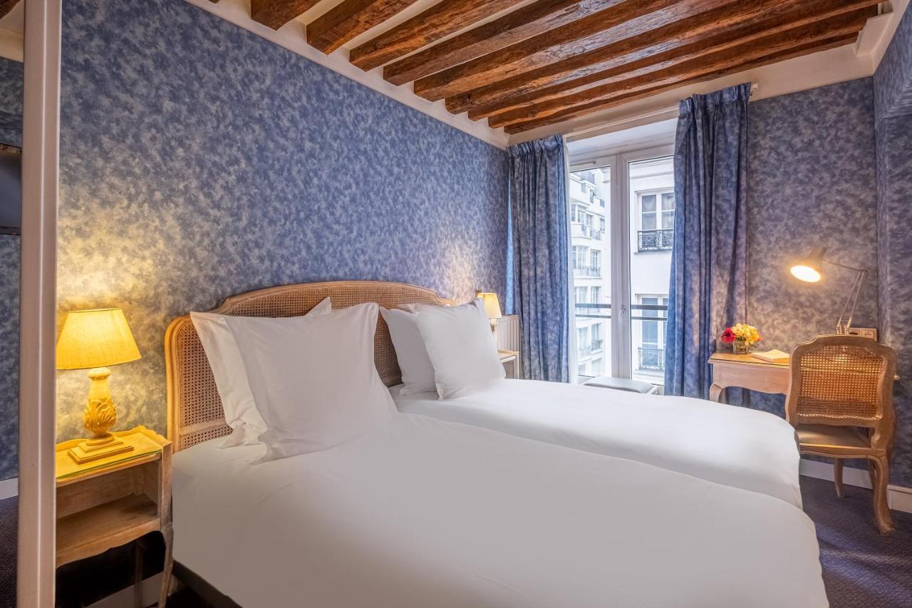 Zweibettzimmer mit Badewanne