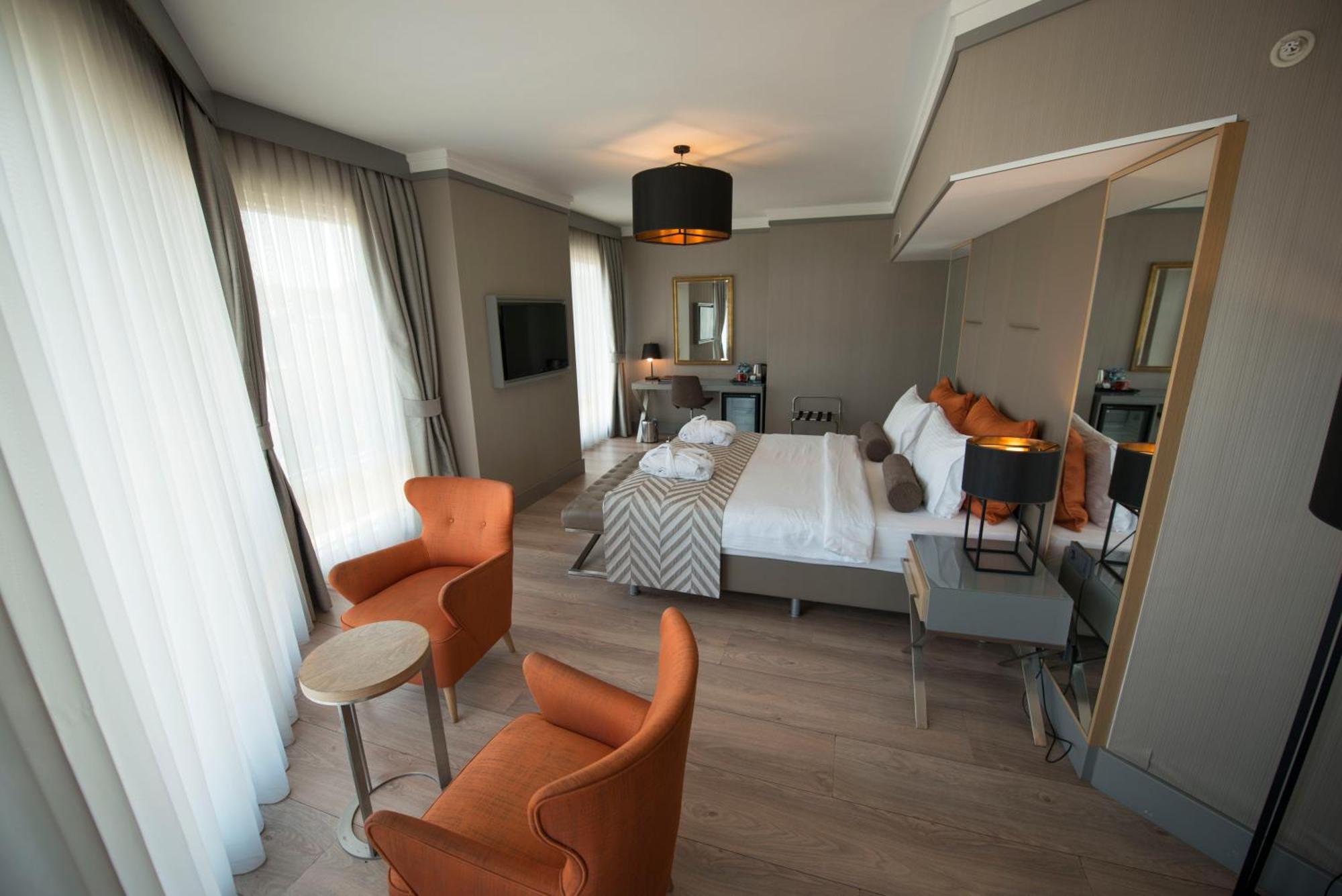 Suite mit Queensize-Doppelbett und Meerblick