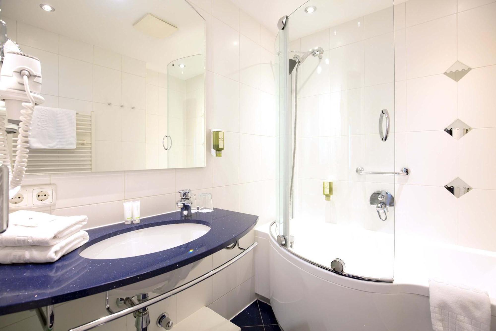 Großes Doppelzimmer mit Flussblick