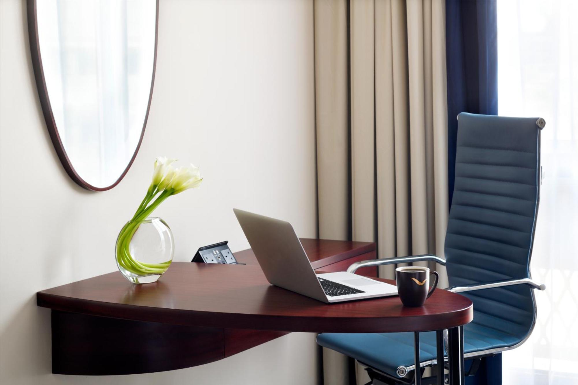 Executive Deluxe King Room - Complimentary Lounge Access,1358841134:JPEG