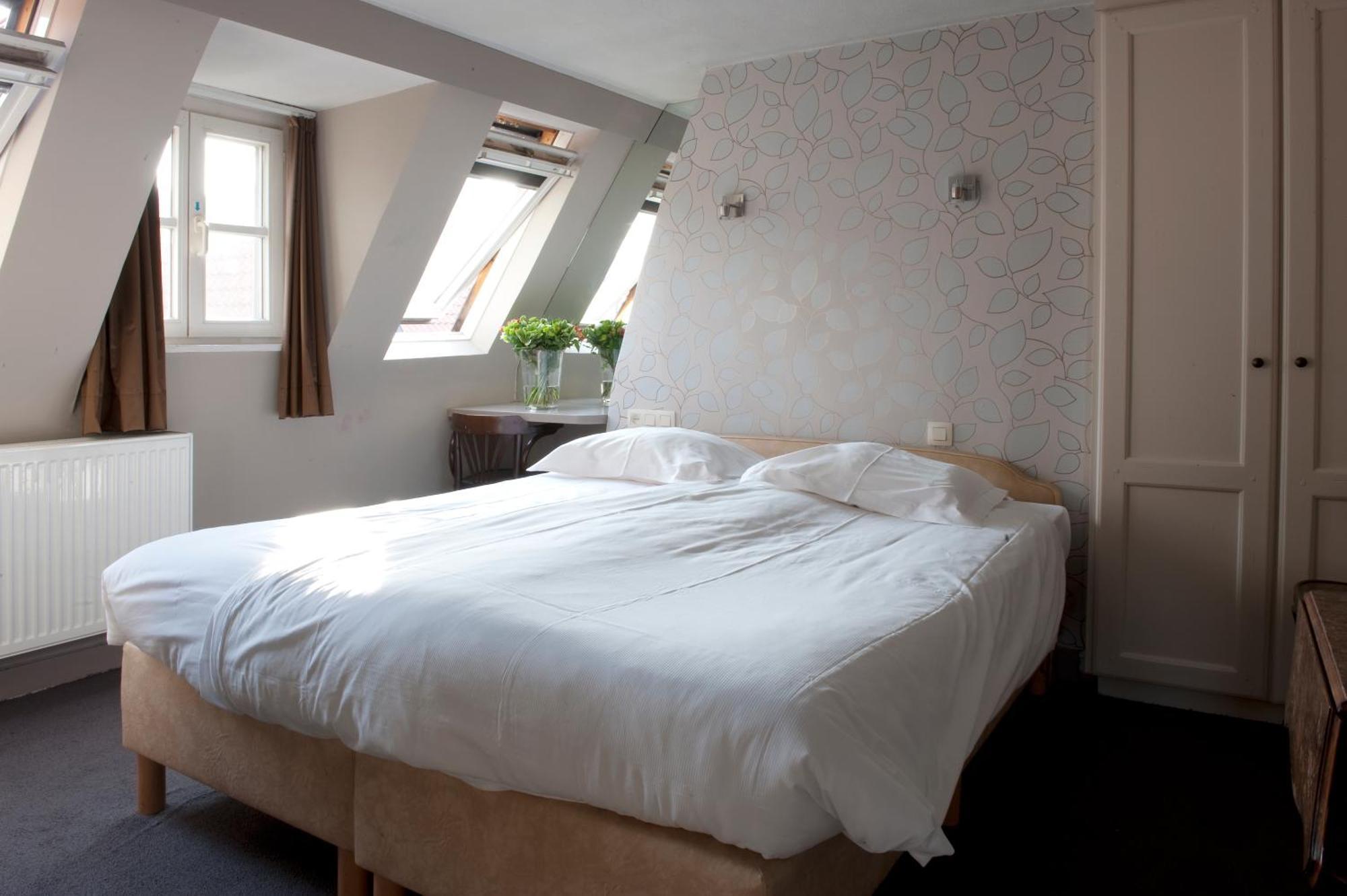 Budget Zimmer mit Badewanne