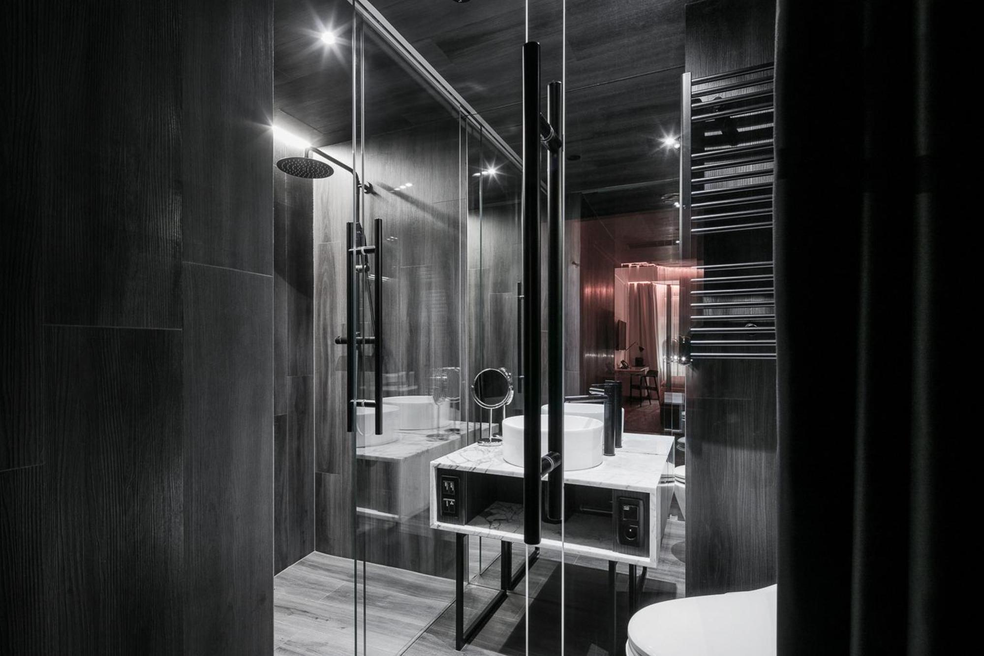 Junior Suite mit Whirlpool-Badewanne und Terrasse