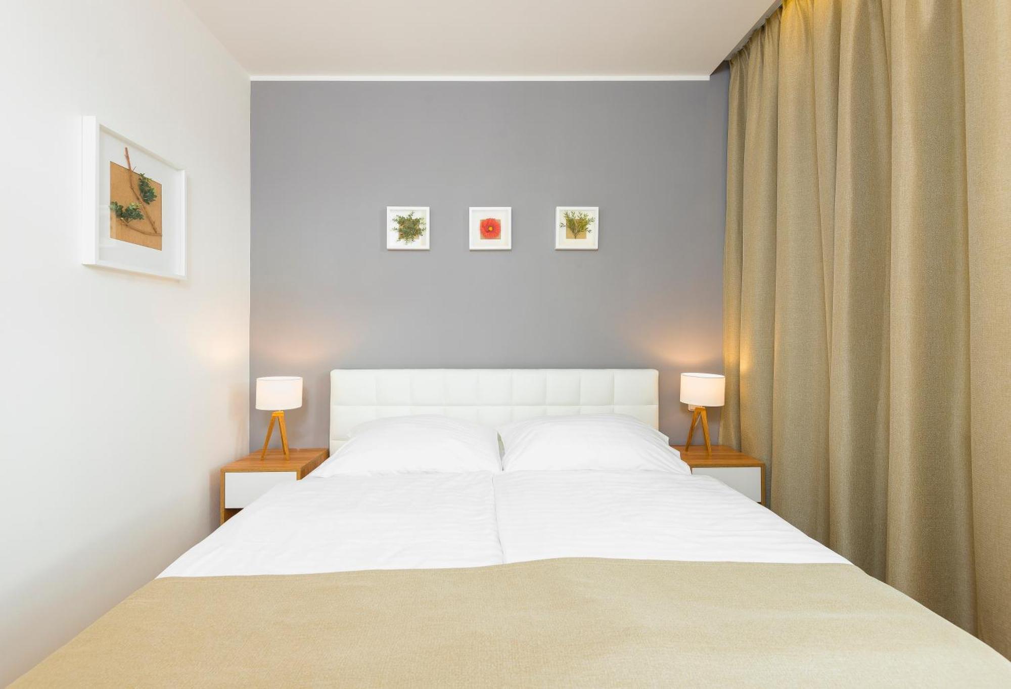 Kleines Doppel-/Zweibettzimmer