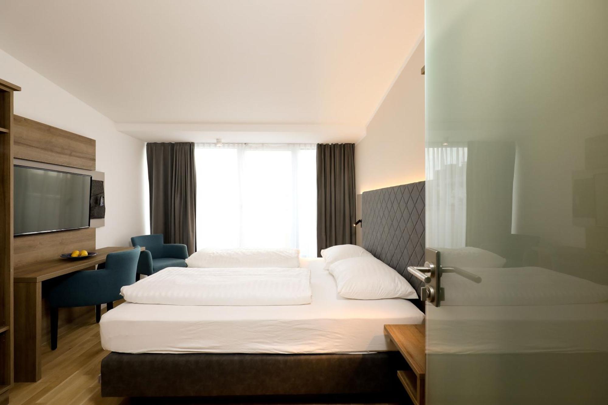 Doppelzimmer mit Gartenblick