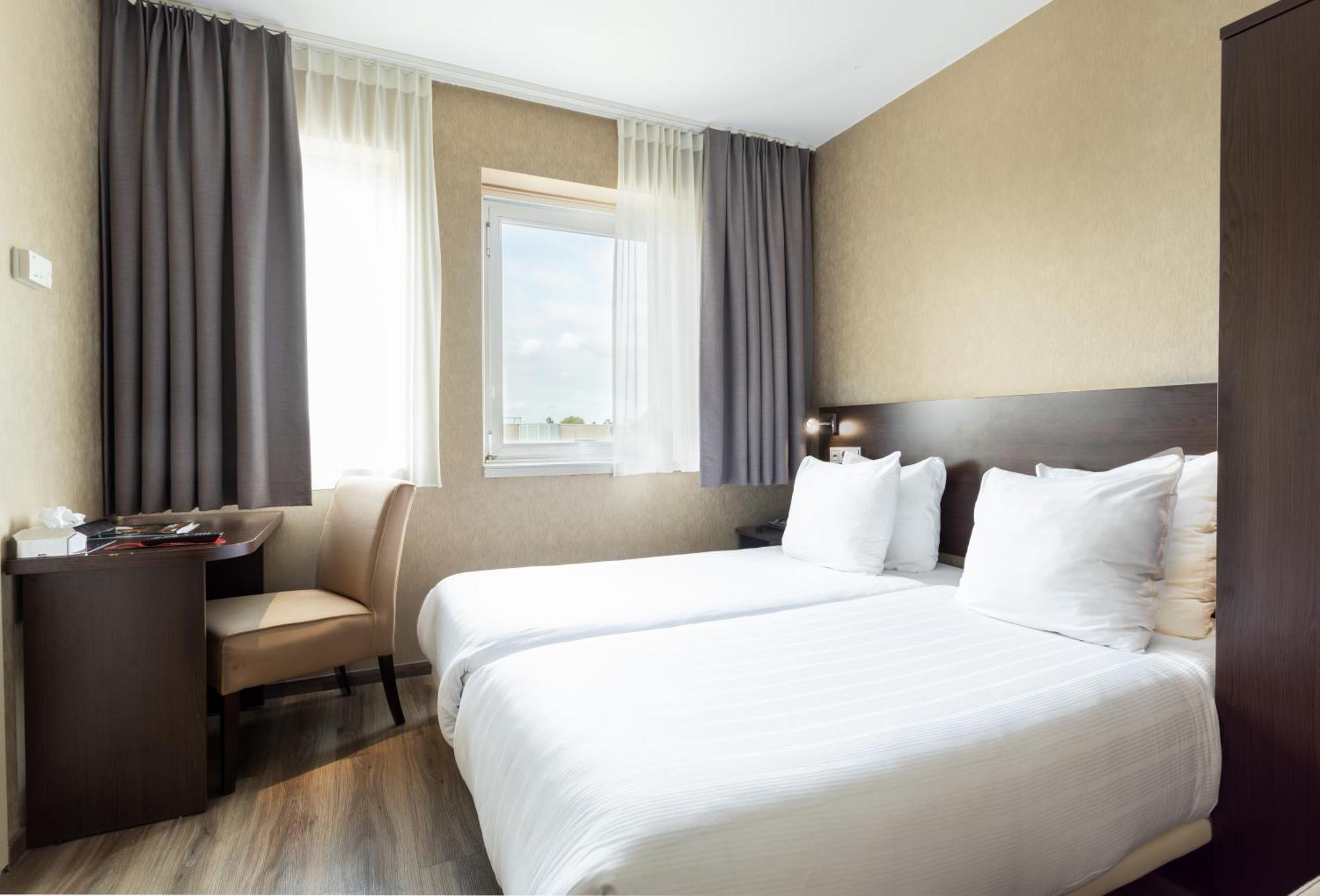 2 Doppelzimmer mit Verbindungstür