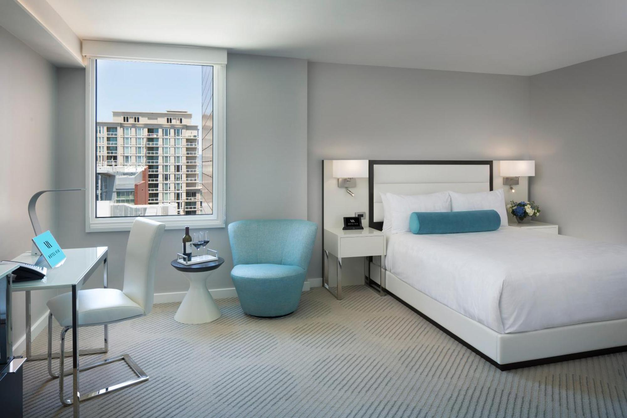 Zimmer mit Queensize-Bett und Meerblick
