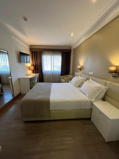 Doppelzimmer mit Whirlpool-Badewanne