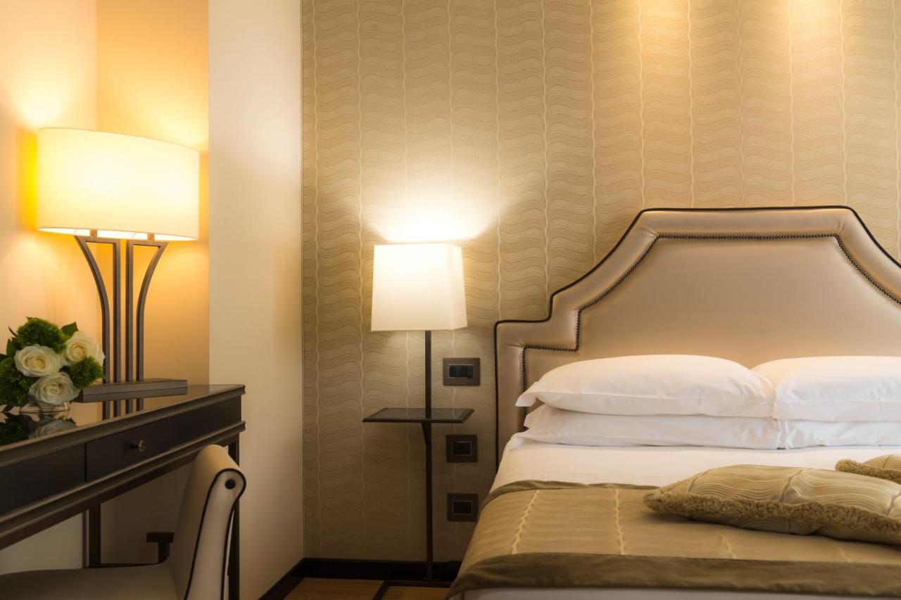 Charmantes Doppelzimmer mit Straßenblick