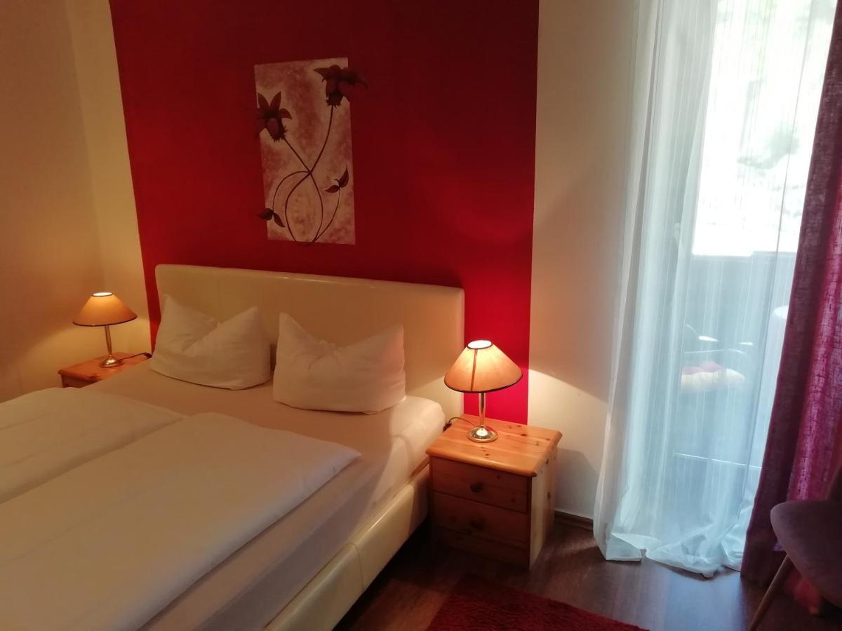 Doppelzimmer mit Balkon