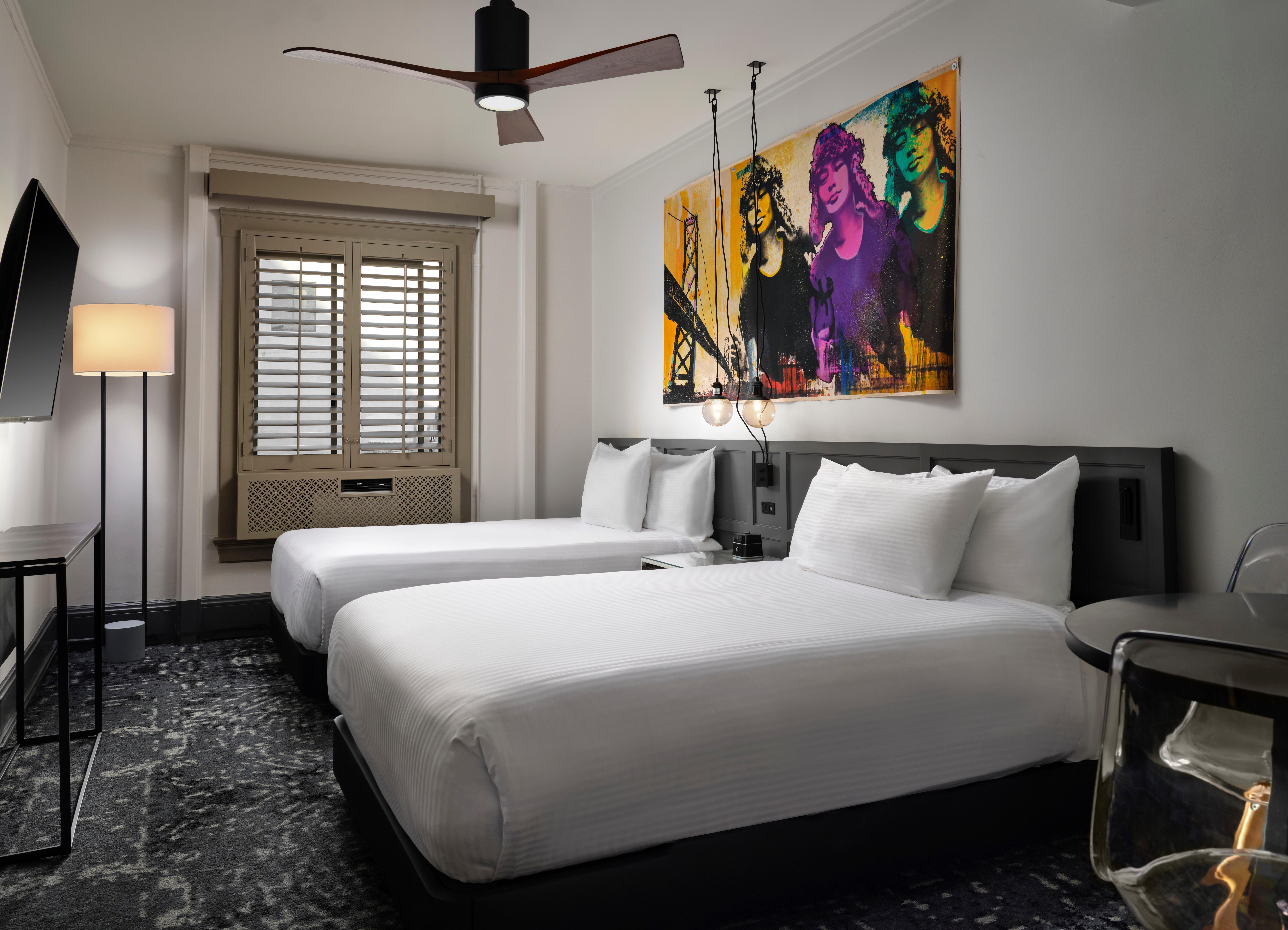 Zimmer mit 2 Queensize-Betten