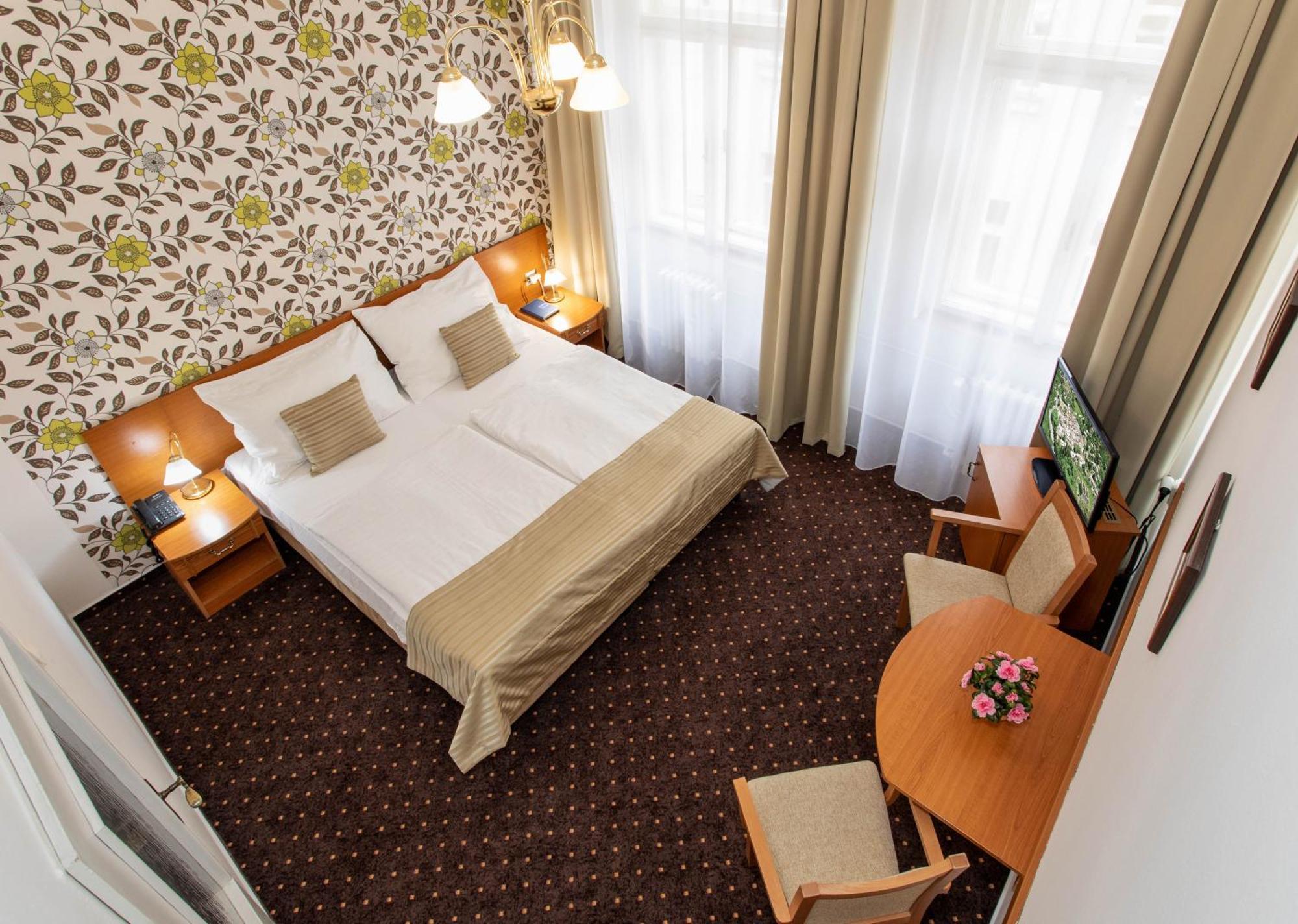 Double Room with Bathroom,791913750:JPEG