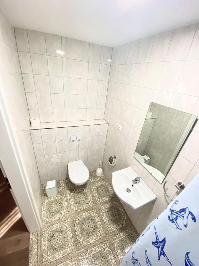Zweibettzimmer mit Bad