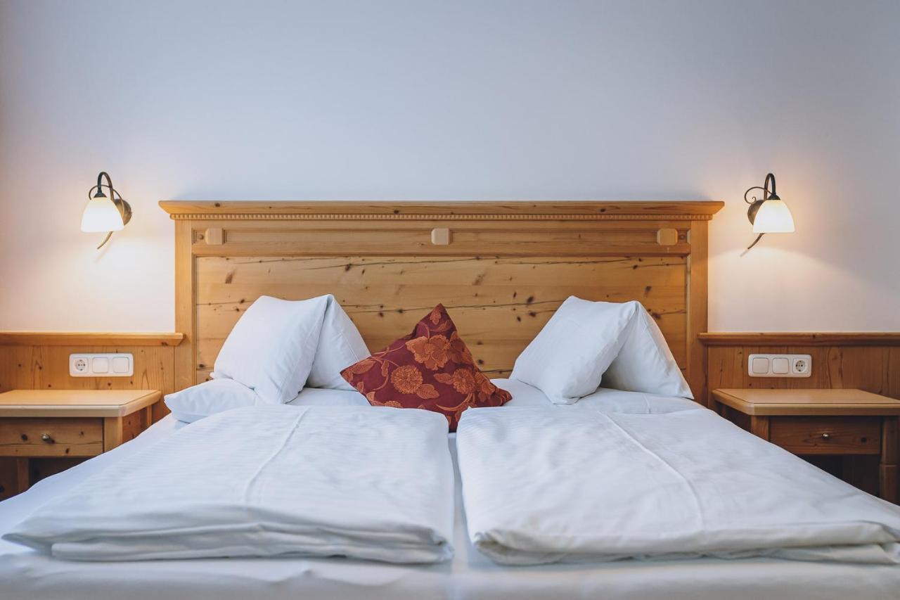 Deluxe Doppelzimmer (2 Erwachsene & 1 Kind)