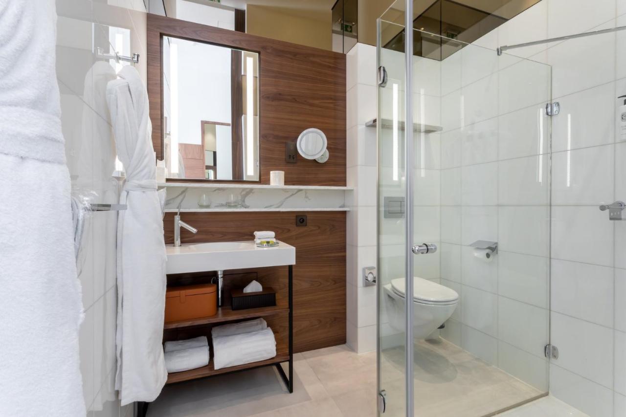 Junior Suite mit Kingsize-Bett und Terrasse