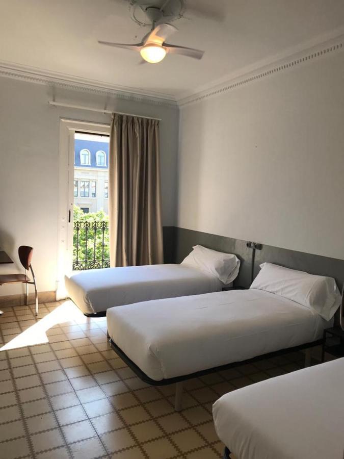 Budget Dreibettzimmer mit Gemeinschaftsbad