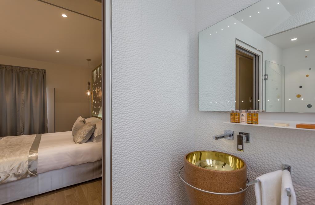 Zwei benachbarte Zimmer