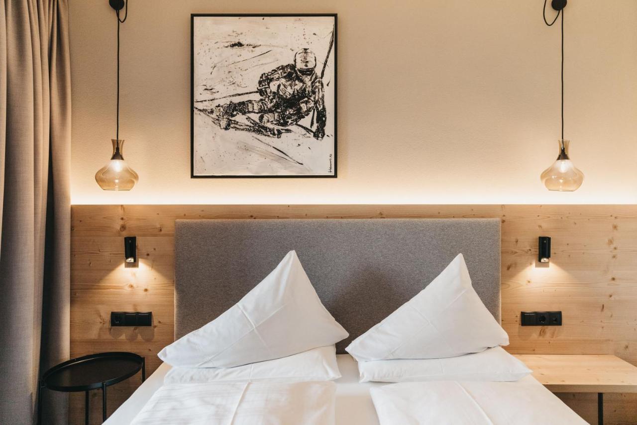 Zimmer mit Kingsize-Bett