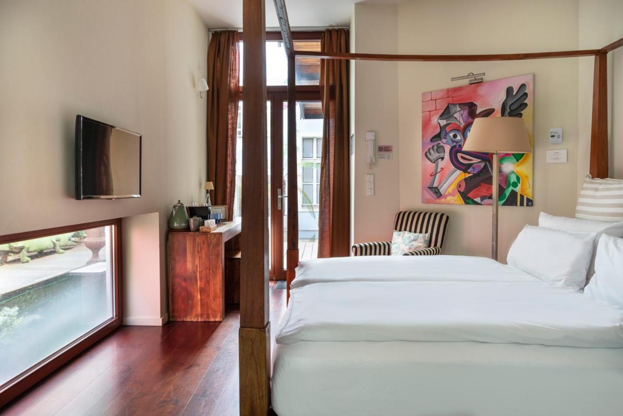Medium Room
