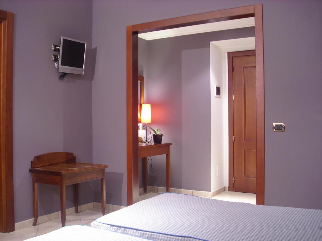 Doppel- oder Zweibettzimmer
