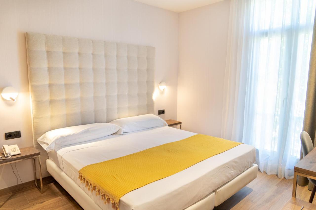 Doppelzimmer mit Balkon