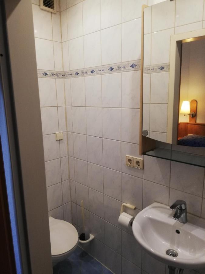 Basic Dreibettzimmer mit Gemeinschaftsbad