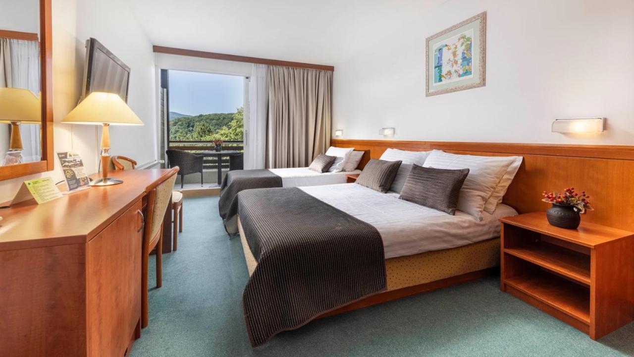 Superior Doppelzimmer mit Zustellbett, Seeseite