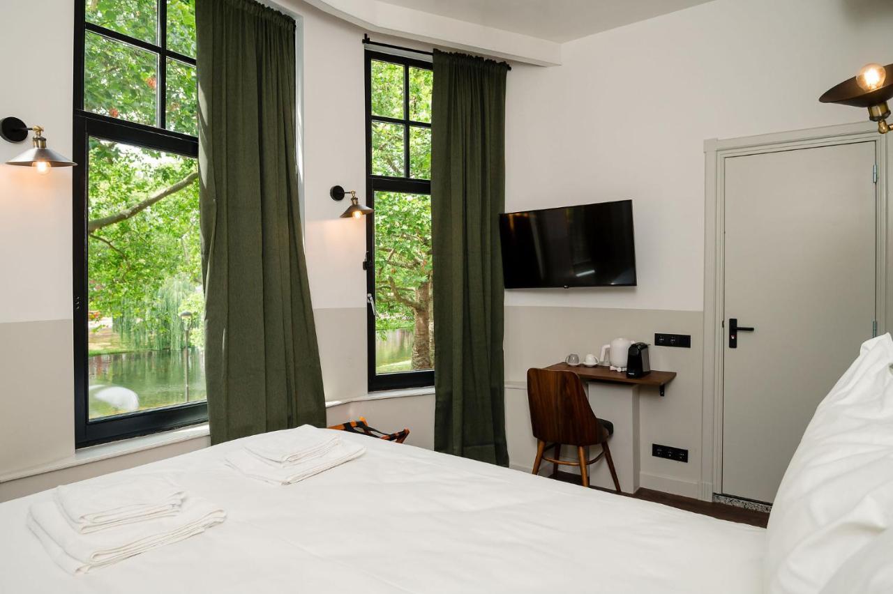 Sehr kleines Zimmer