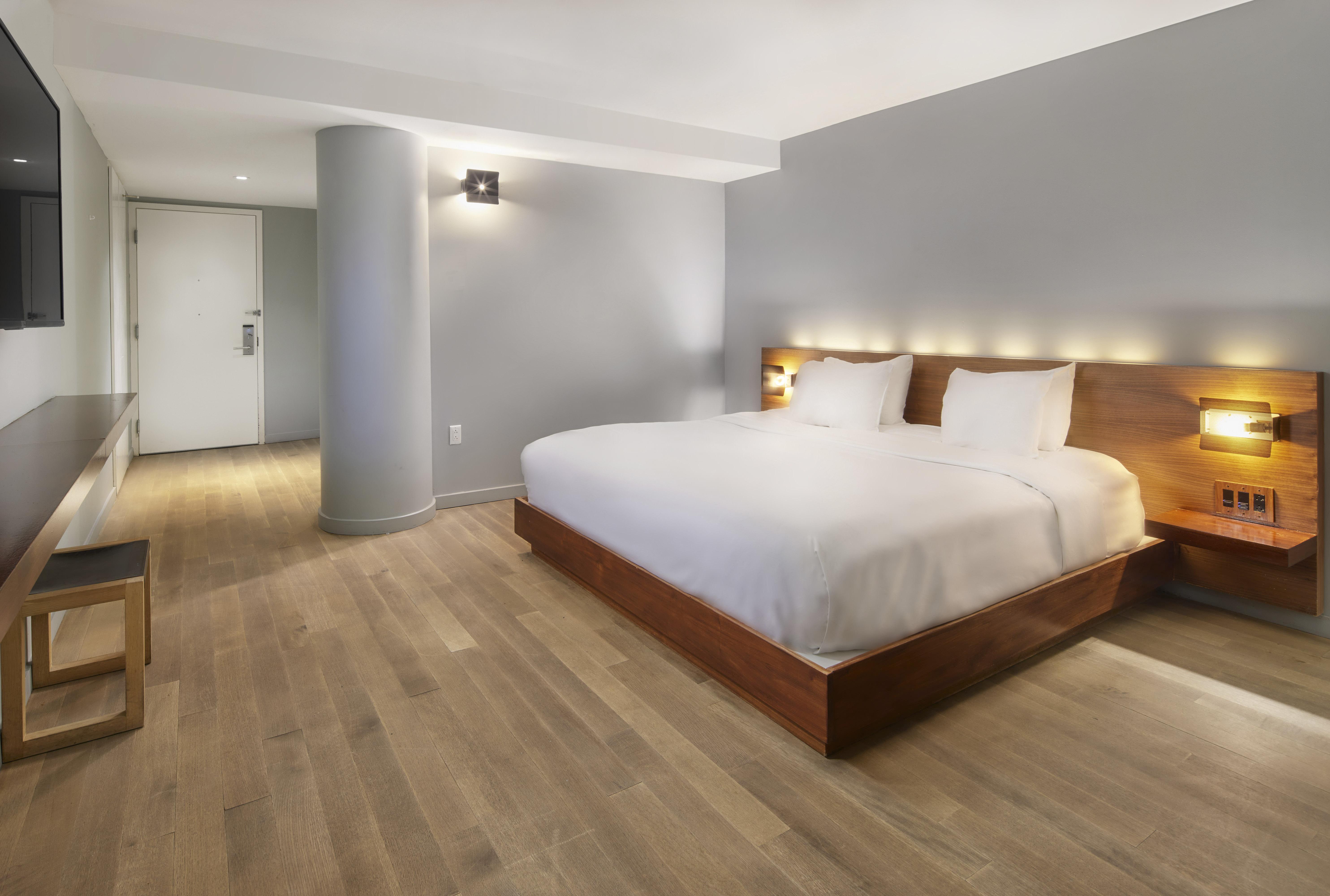 Zimmer mit Kingsize-Bett