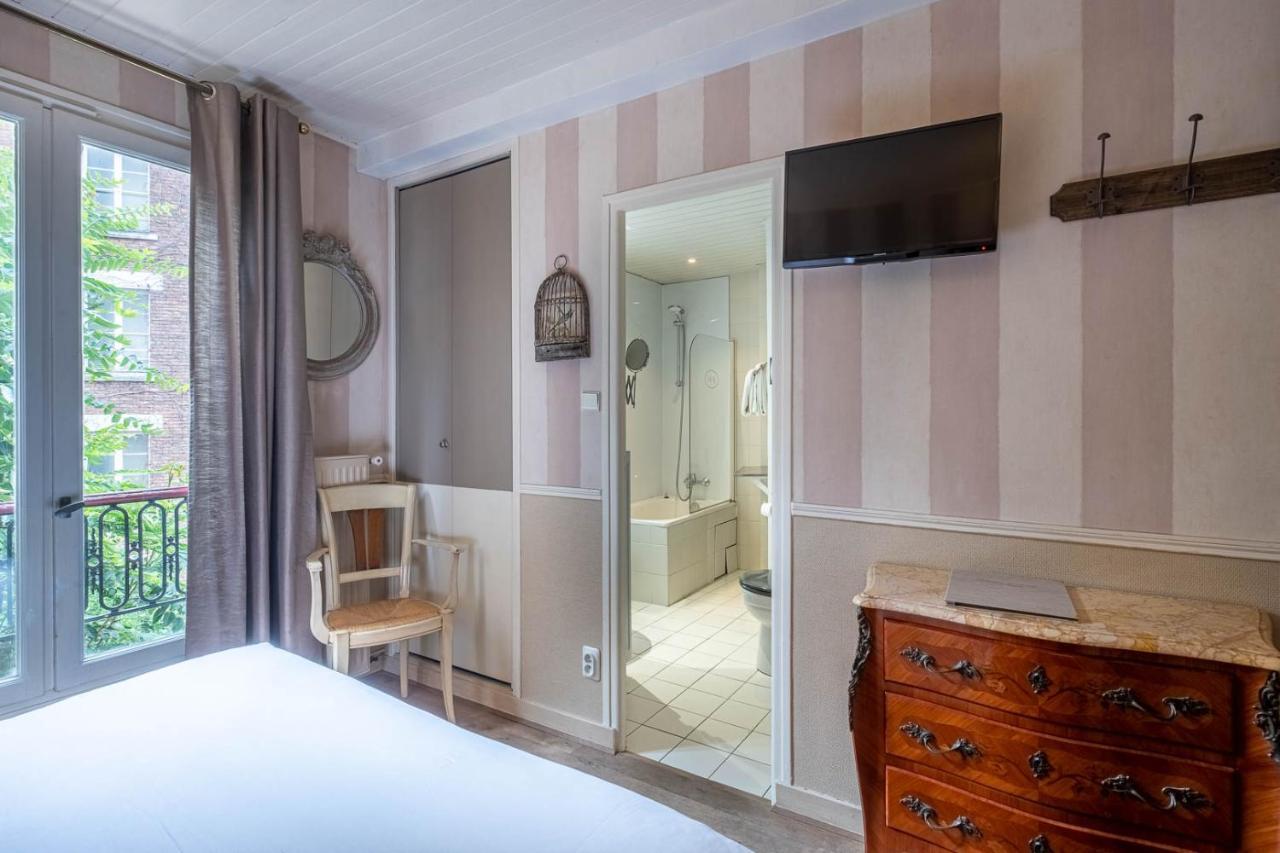 Zimmer mit Queensize-Bett und Gartenblick