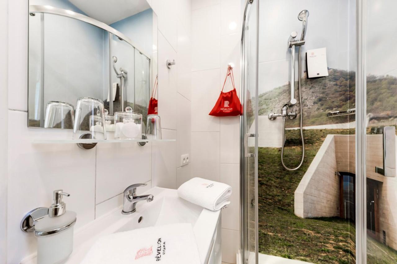 Standard Studio