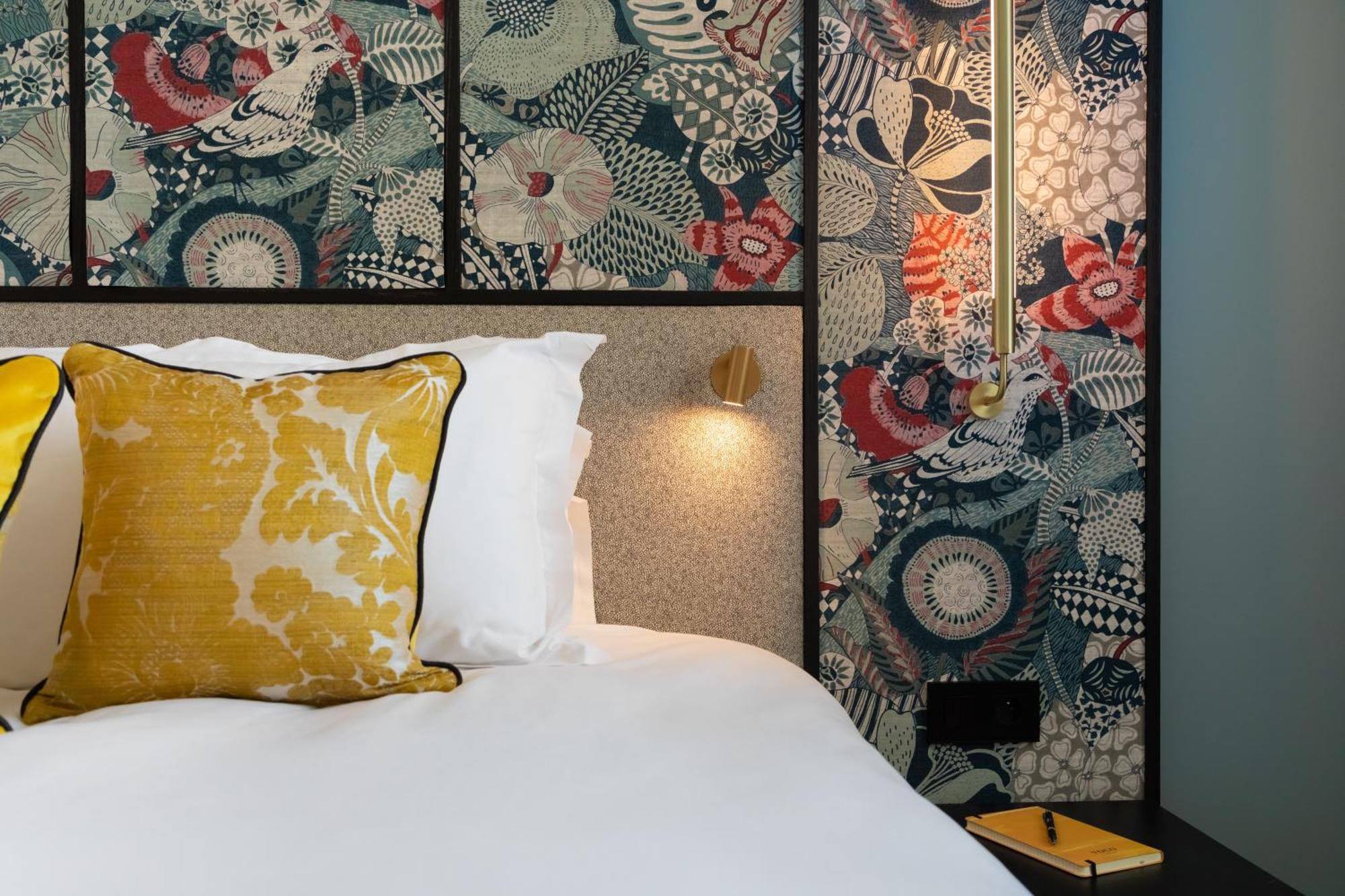 Grand Zimmer mit Kingsize-Bett, Balkon und Einzelschlafsofa
