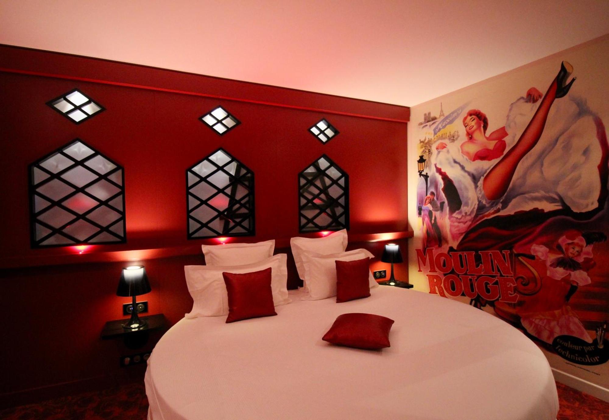 Doppelzimmer Moulin Rouge mit Whirlpool und rundem Bett