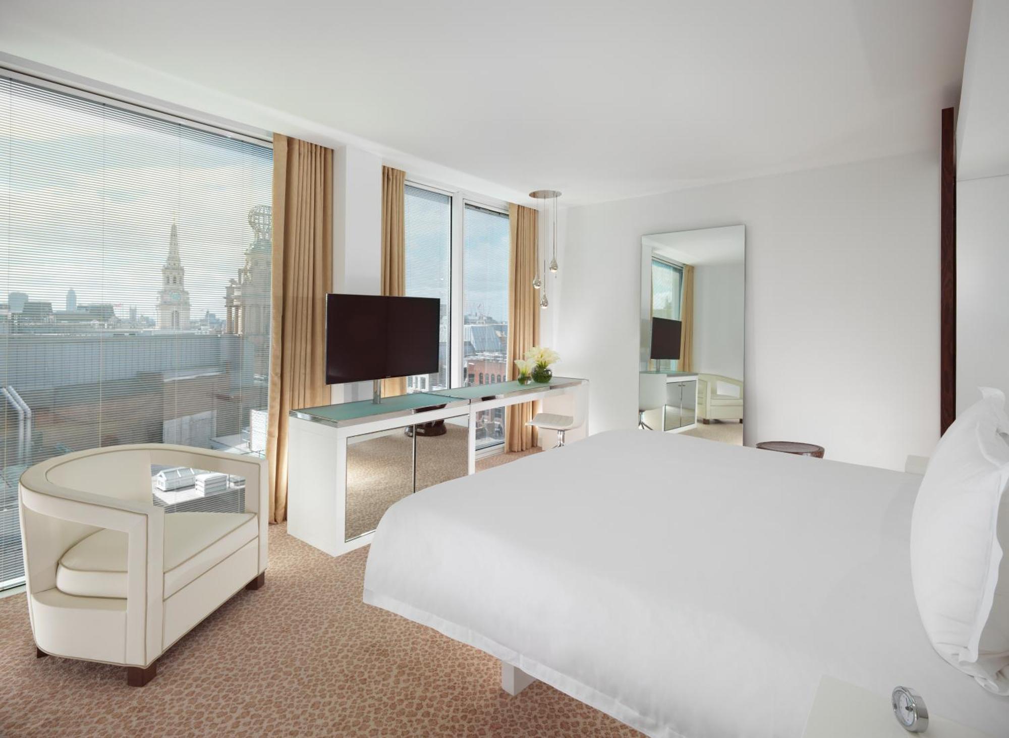Deluxe king bed room,1432979779:JPEG