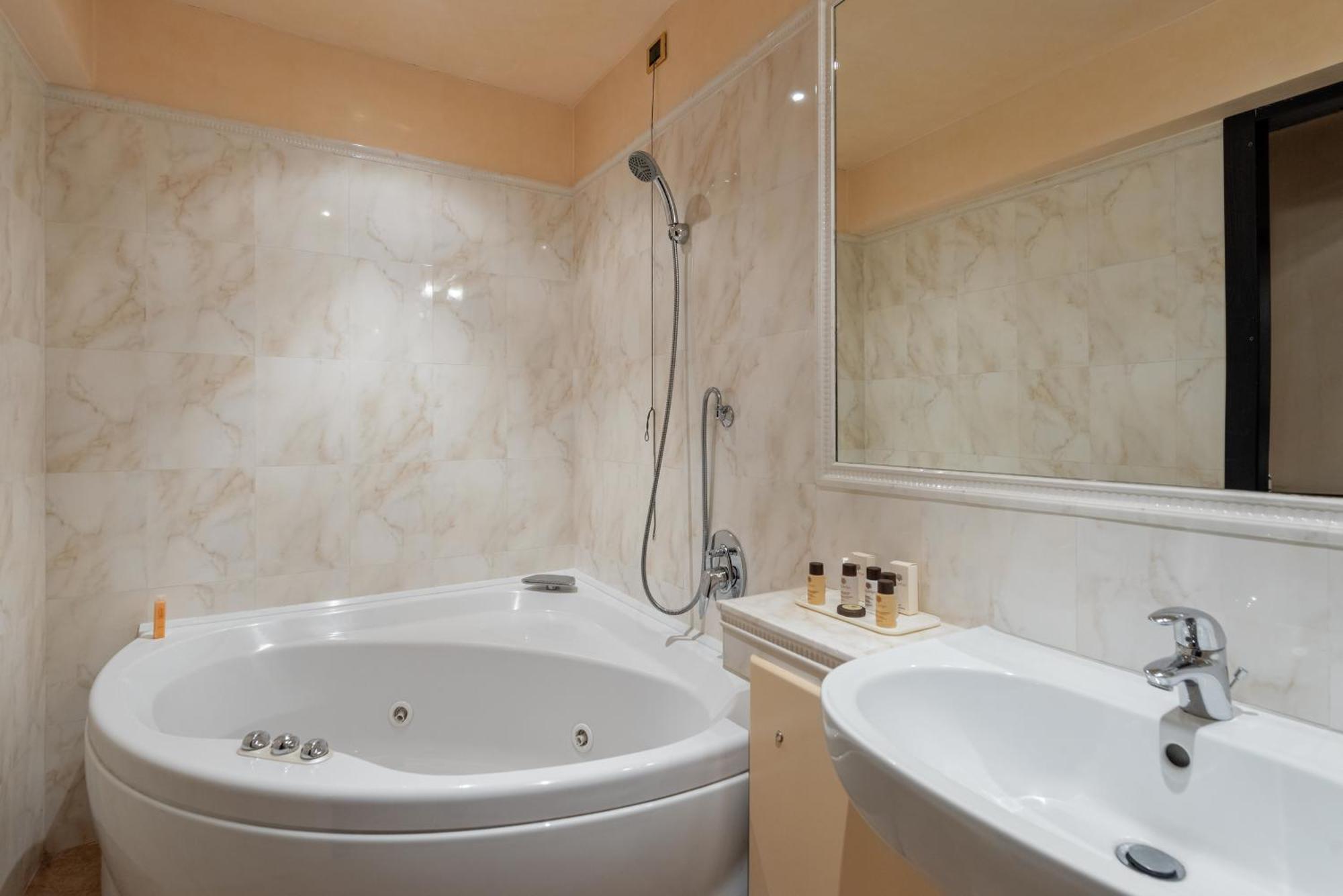 Junior Suite mit Whirlpool