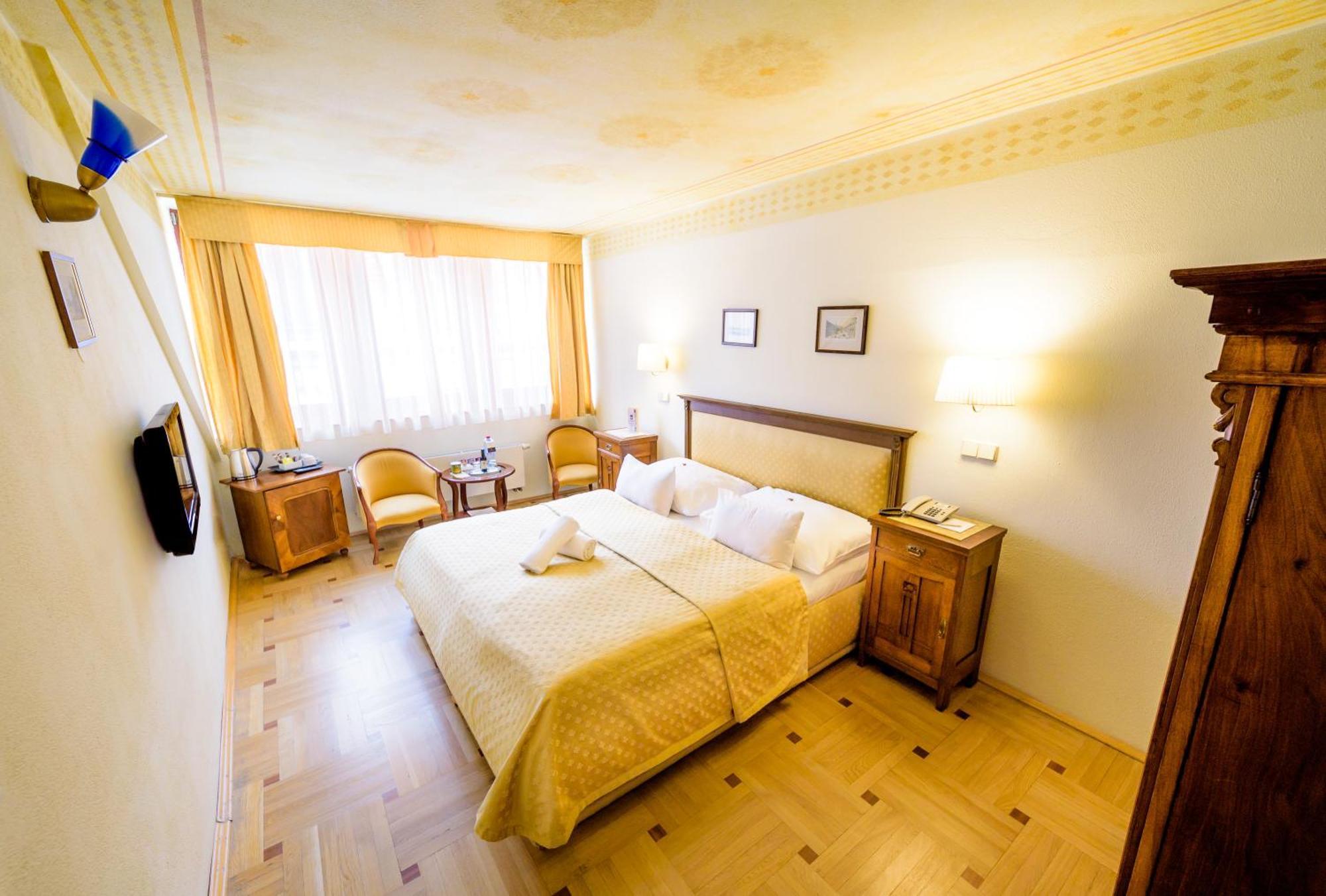 Deluxe Doppel-/Zweibettzimmer