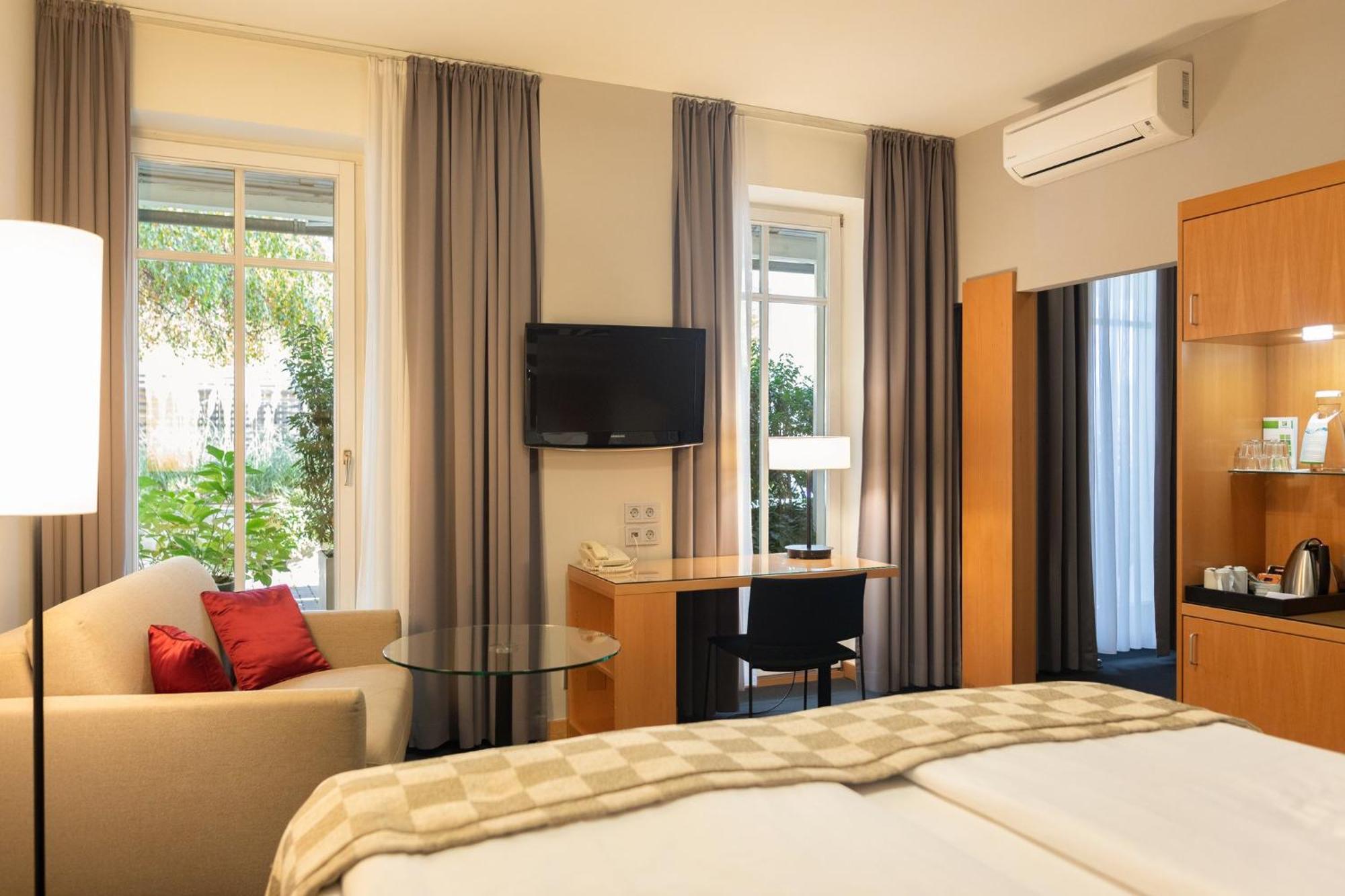 Standard Zimmer mit Kingsize-Bett - Gartenflügel