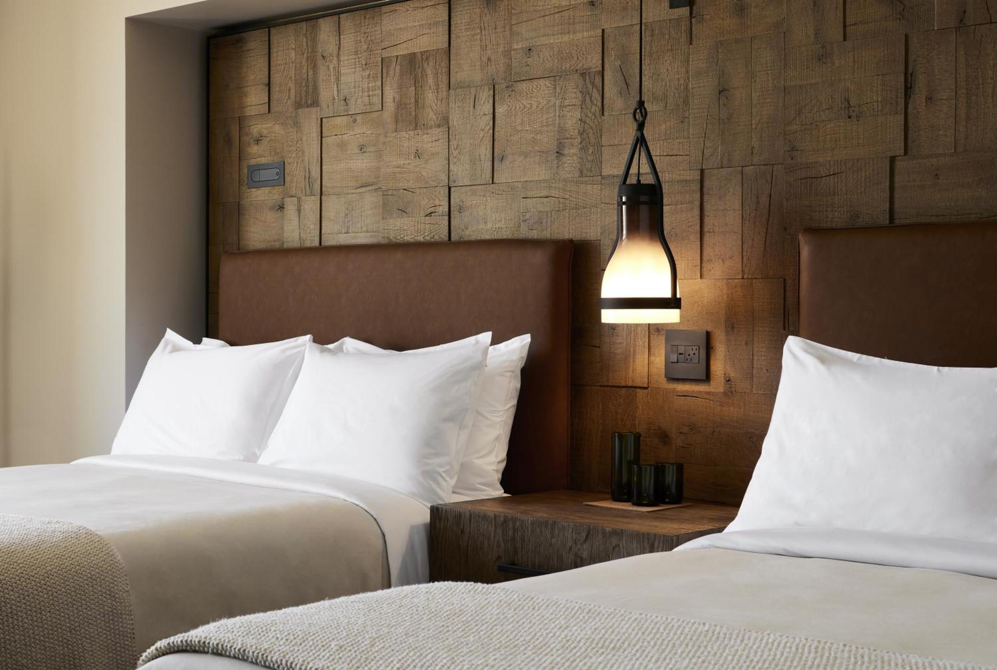 Zimmer mit Alkoven mit 2 Queensize-Betten