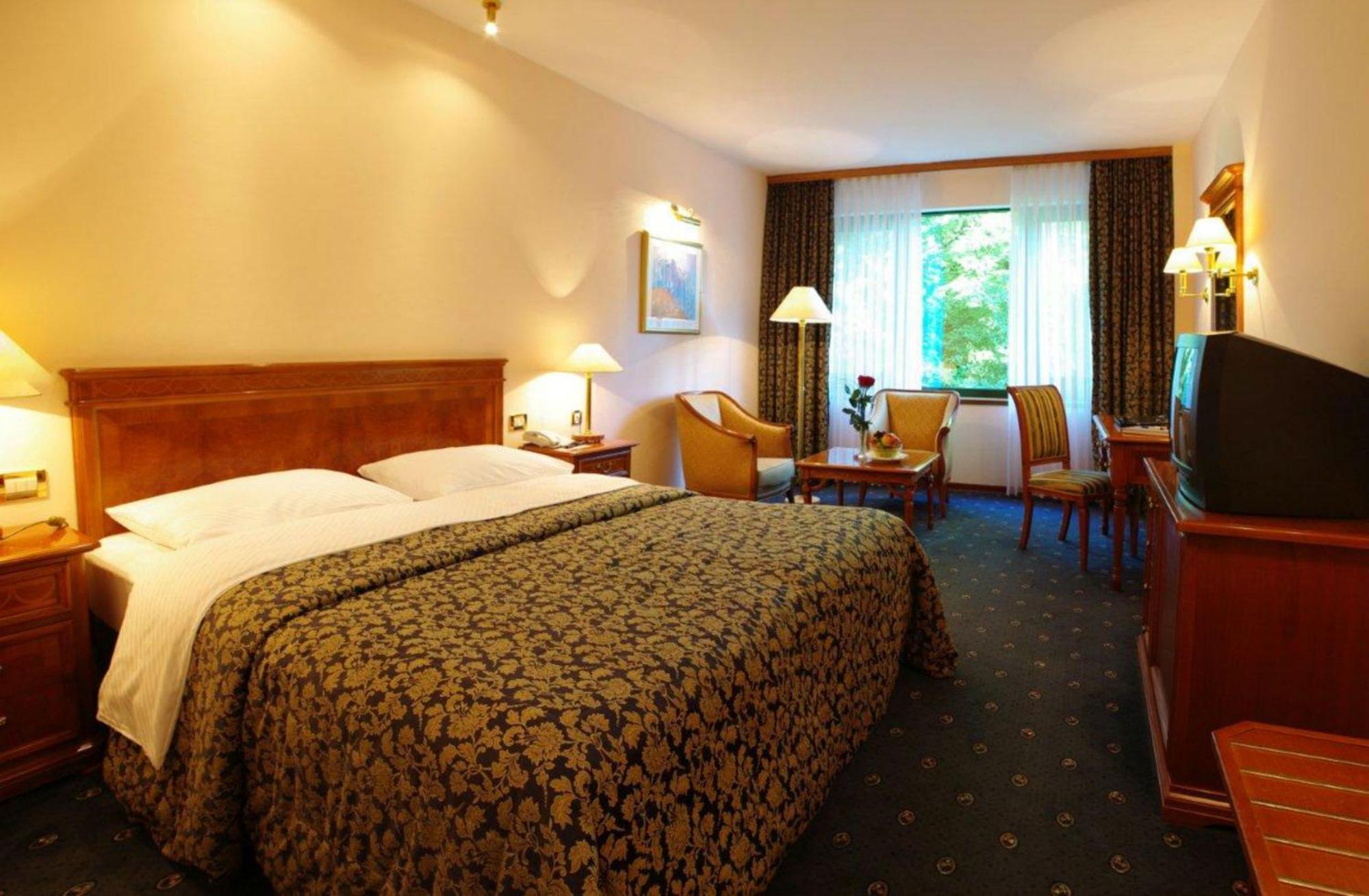 Deluxe Doppel-/Zweibettzimmer