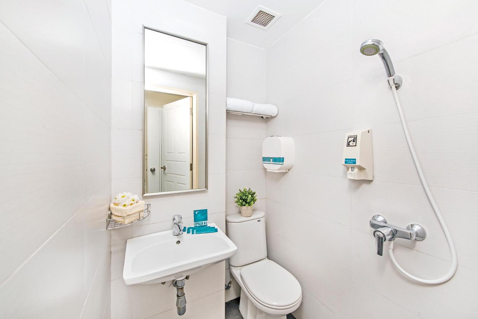 Standard Double Room – No Window