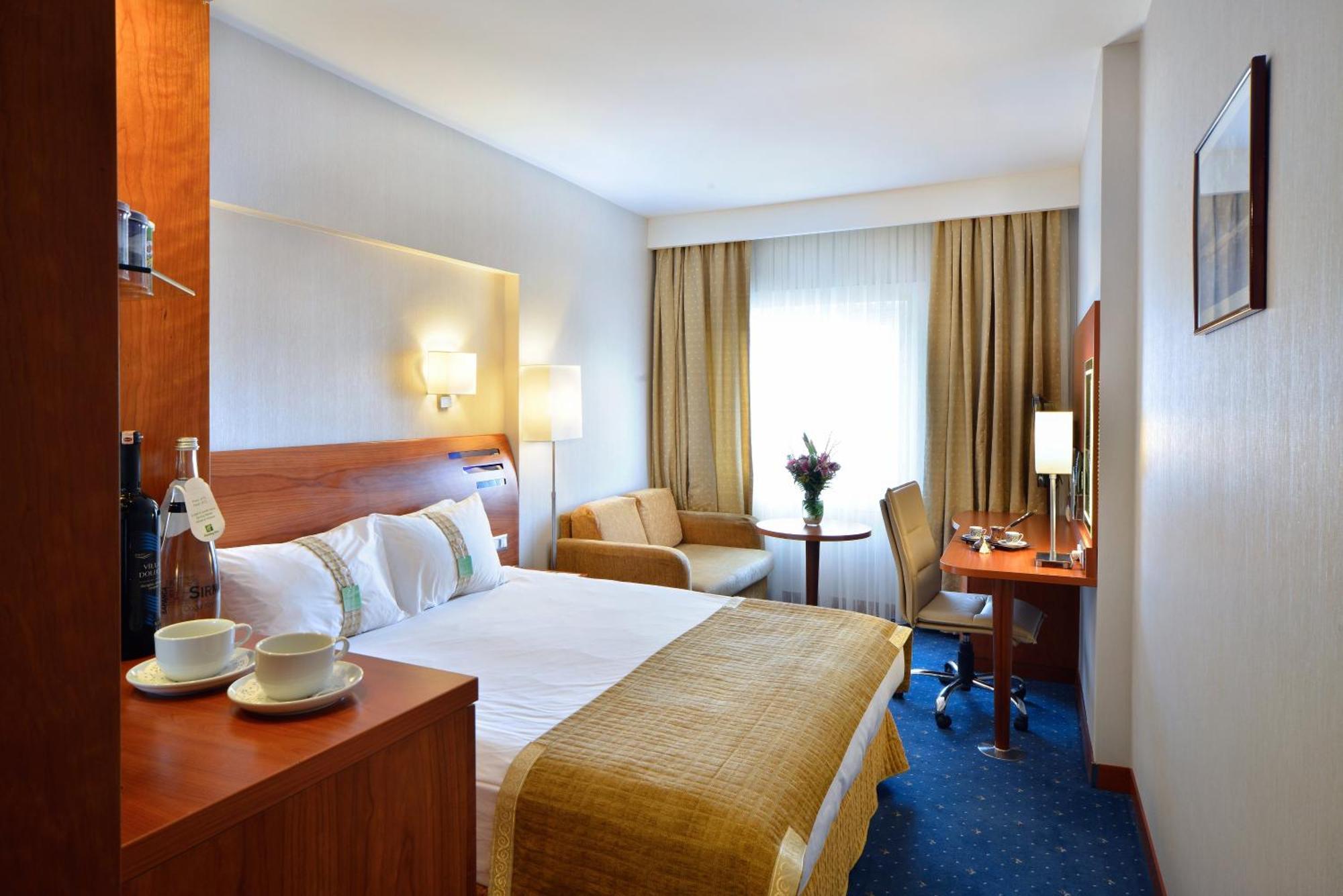 Standard Queen Room,1352536819:JPEG