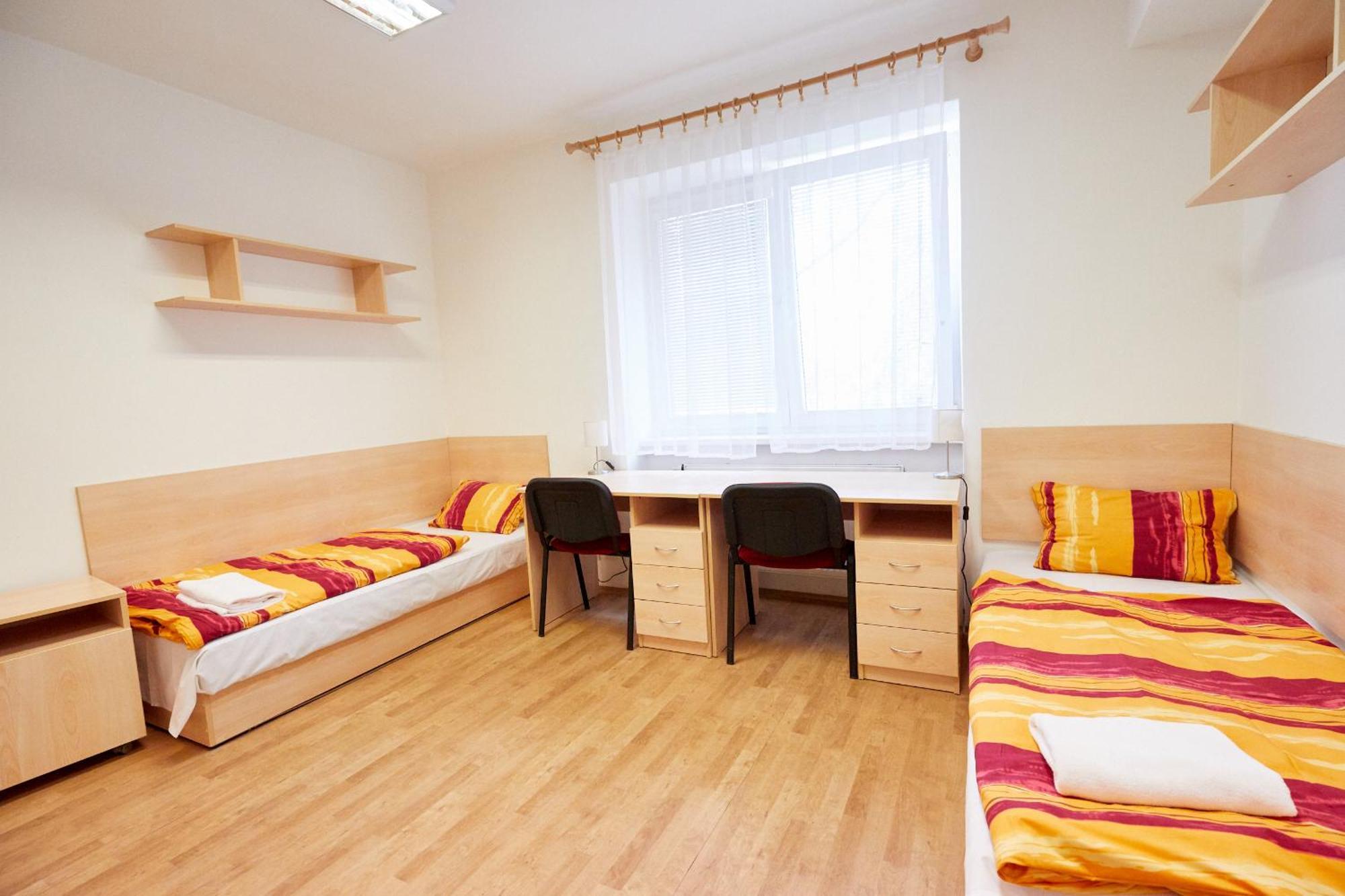 Zweibettzimmer mit Gemeinschaftsbad