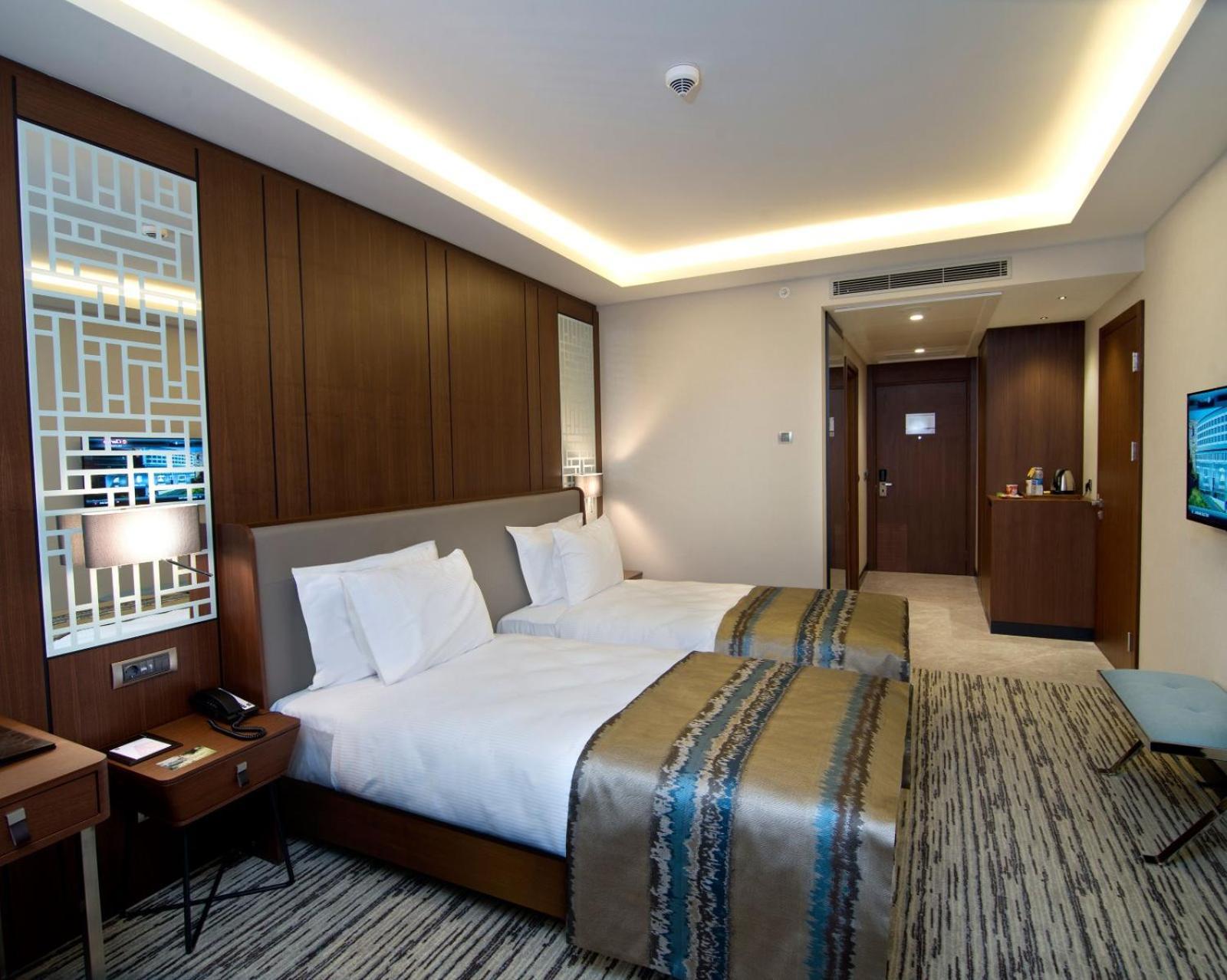 Standard Double or Twin Room with Atrium View,1280027110:JPEG