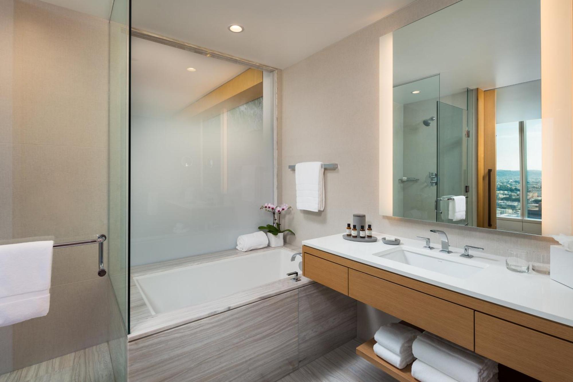 Premium Zimmer mit Kingsize-Bett und Stadtblick – Club-Etage