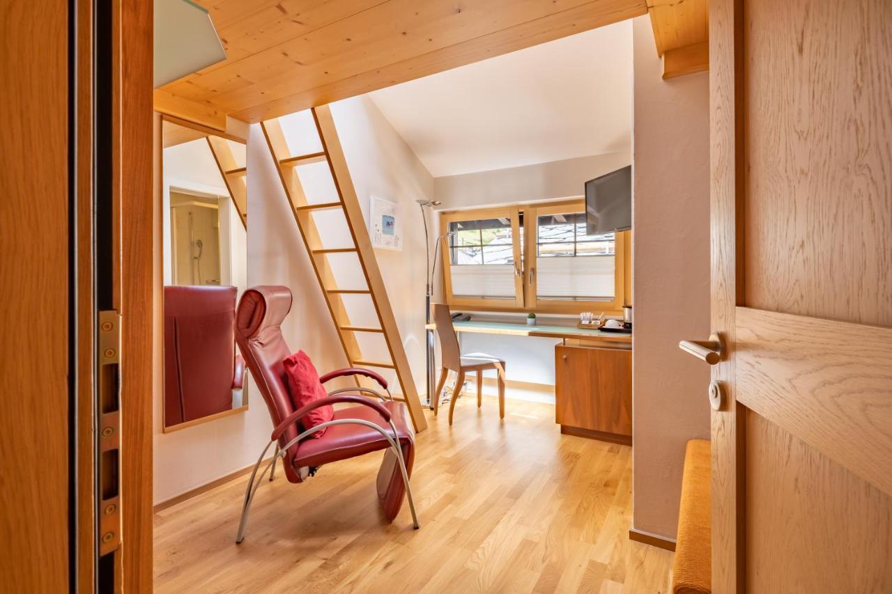 Kleines Einzelzimmer mit Galerie