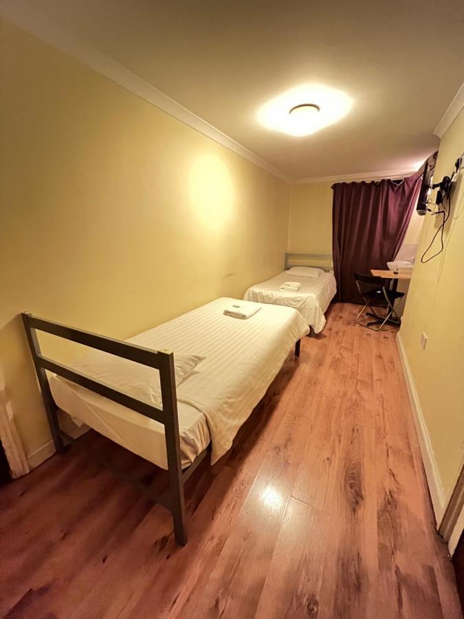 Zweibettzimmer mit Gemeinschaftsbad